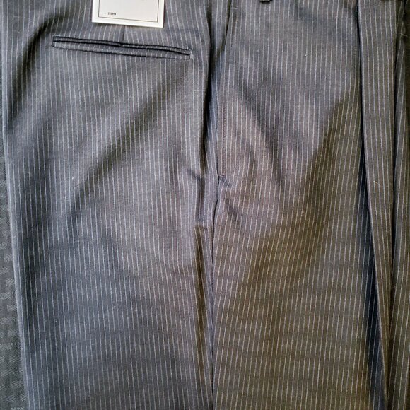 Calvin Klein Gray Pin 3 Btn, 3 pc Suit NWT - Picture 13 of 16
